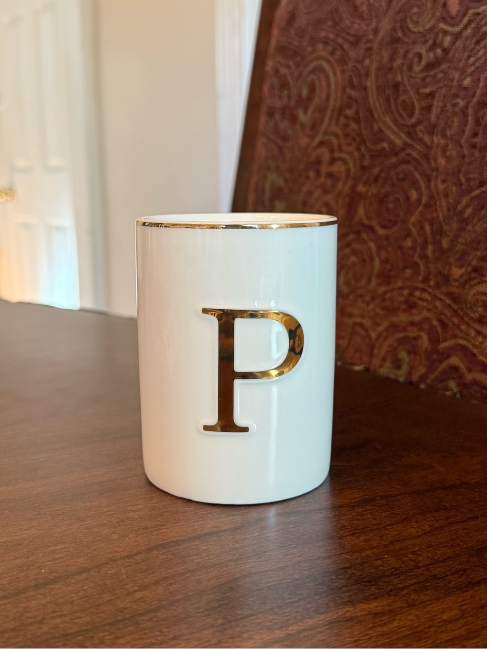 Williams Sonoma White Ceramic Vanilla & Cedarwood Candle with Gold Monogram P